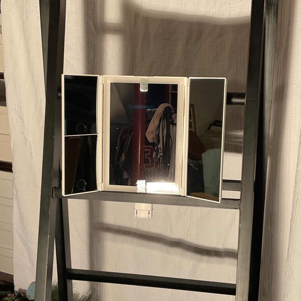 Makeup Mirror Multiview - Picture 3 of 6